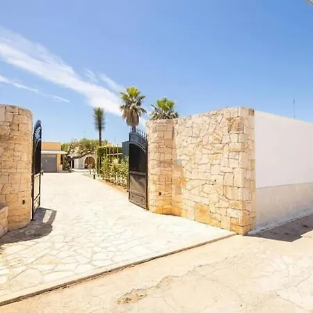 Eleonora Villa Capilungo